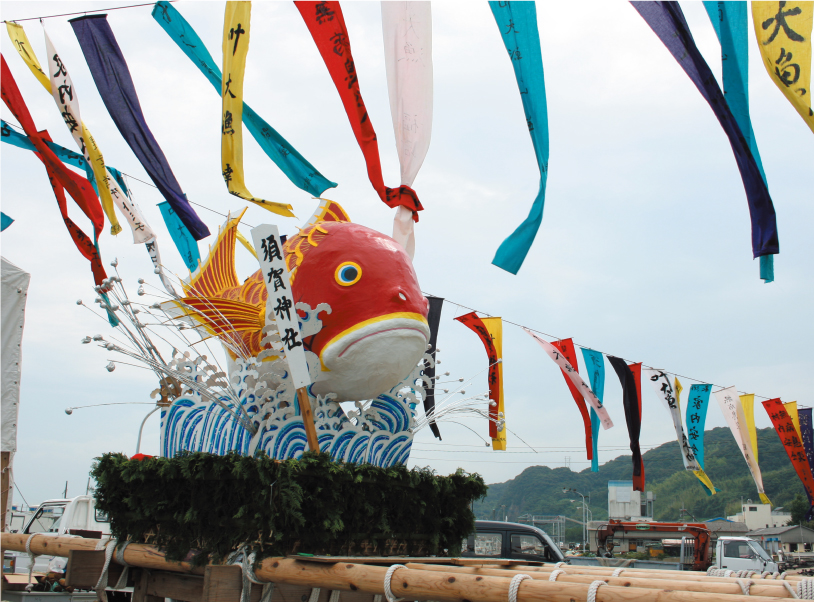 ■──大島山笠。無病息災、叶大漁、家内安全などを祈願して行われる。/