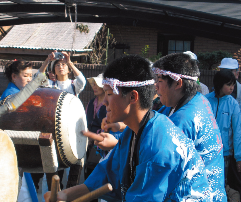 ■──昭和35年には盆踊り振興会が結成されて、継承と振興がはかられています。/