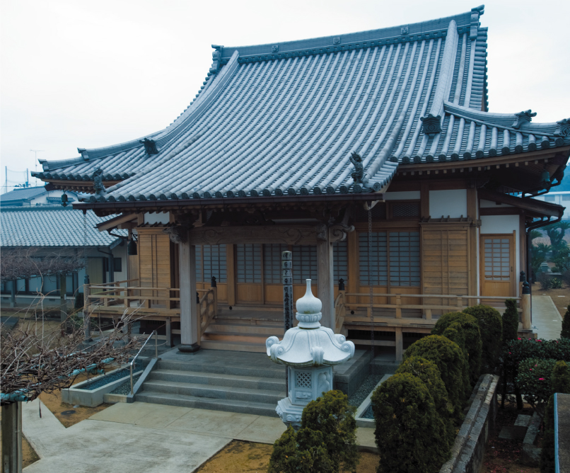 ■──30番札所浄光寺は京都総本山知恩院の末寺。境内には市の文化財に指定されている藤の大木があり、初夏には参拝者の目を楽しませています。/