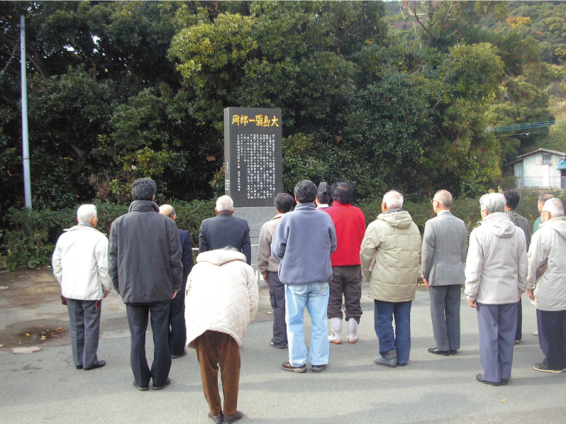 ■──重高が投獄されたことを知った島民は、中津宮に籠もり、二夜三日の祈願をして無事を祈りました。それ以来、二夜三日の報賽は今に伝えられています。/