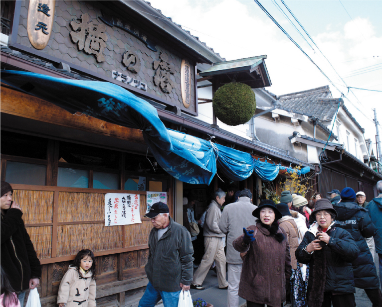 ■──日頃は静かな町も「赤間宿まつり」。期間中1万人以上の人出で賑わいます。/